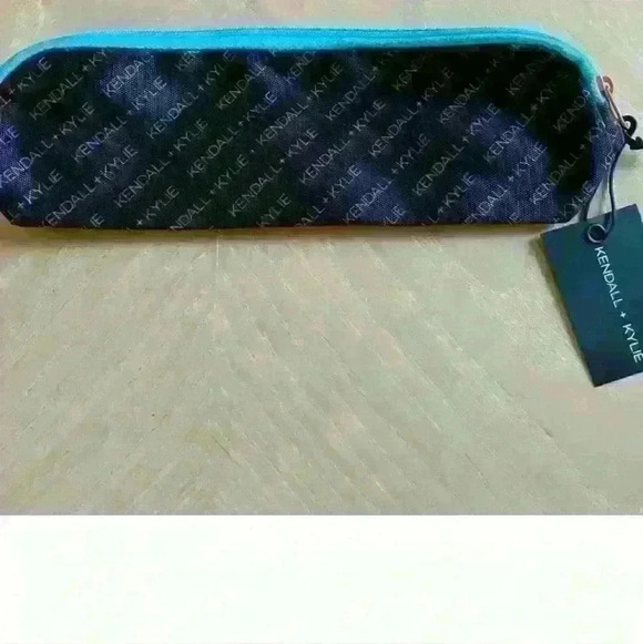 Kendall & Kylie Jenner Kardashian Zip Pouch makeup bag new with tags three piece - Picture 15 of 16